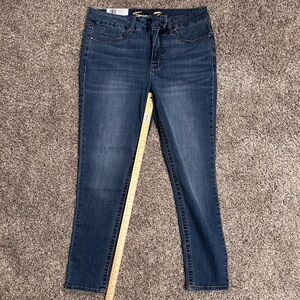 Seven7 jeans. NWT. SIZE 14. 29”. Skinny jeans